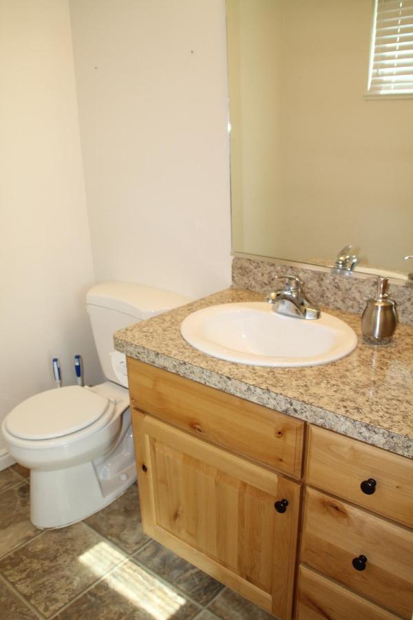 3 Queen Beds, 1 Twin Bed, 2 Rooms, 1 And A Half Bath, Self Check-In, Flexcation Equipped Idaho Falls Bagian luar foto