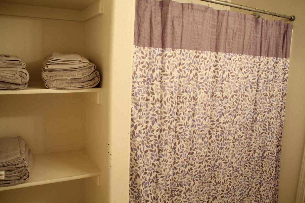 3 Queen Beds, 1 Twin Bed, 2 Rooms, 1 And A Half Bath, Self Check-In, Flexcation Equipped Idaho Falls Bagian luar foto