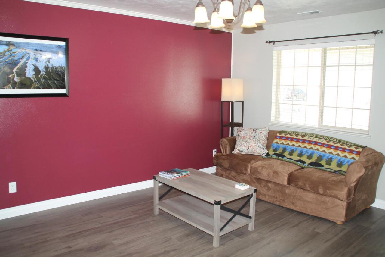 3 Queen Beds, 1 Twin Bed, 2 Rooms, 1 And A Half Bath, Self Check-In, Flexcation Equipped Idaho Falls Bagian luar foto