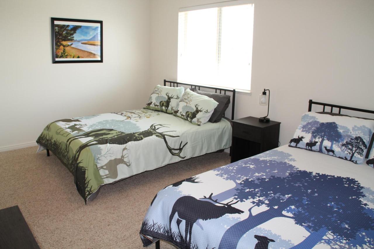 3 Queen Beds, 1 Twin Bed, 2 Rooms, 1 And A Half Bath, Self Check-In, Flexcation Equipped Idaho Falls Bagian luar foto