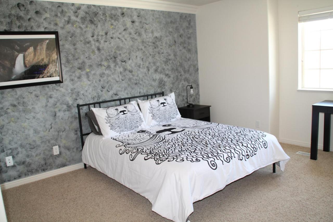 3 Queen Beds, 1 Twin Bed, 2 Rooms, 1 And A Half Bath, Self Check-In, Flexcation Equipped Idaho Falls Bagian luar foto