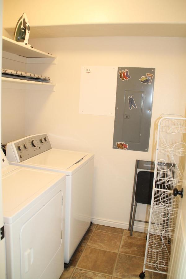 3 Queen Beds, 1 Twin Bed, 2 Rooms, 1 And A Half Bath, Self Check-In, Flexcation Equipped Idaho Falls Bagian luar foto