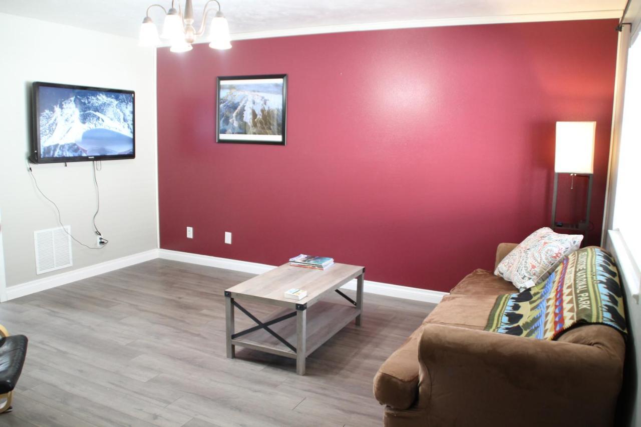 3 Queen Beds, 1 Twin Bed, 2 Rooms, 1 And A Half Bath, Self Check-In, Flexcation Equipped Idaho Falls Bagian luar foto